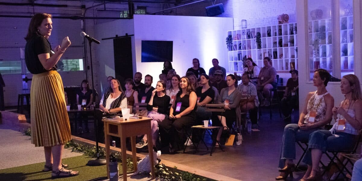 Grace's Campfire - Grace and audience